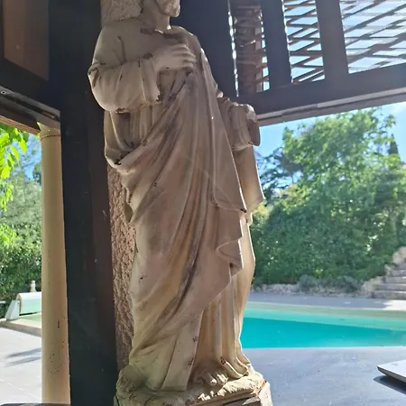 Vila Couples Amoureux Propriete 4000m2 Cabane-maison Ecolo Piscine Privee Clim Terrasse Dans Les Arbres