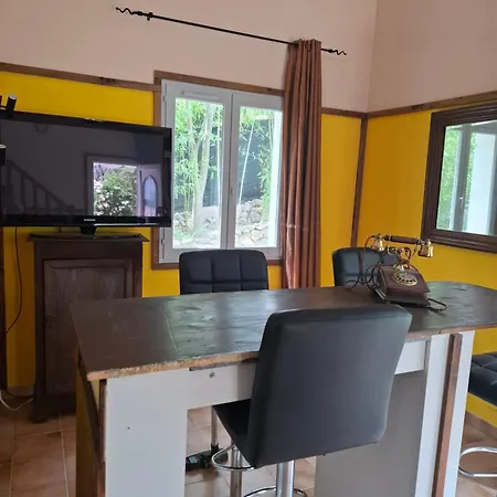 Couples Amoureux Propriete 4000m2 Cabane-maison Ecolo Piscine Privee Clim Terrasse Dans Les Arbres *