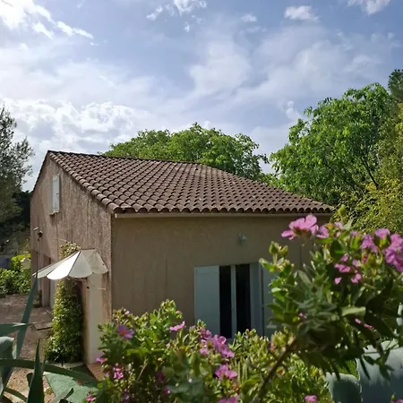Couples Amoureux Propriete 4000m2 Cabane-maison Ecolo Piscine Privee Clim Terrasse Dans Les Arbres Combas (Gard)
