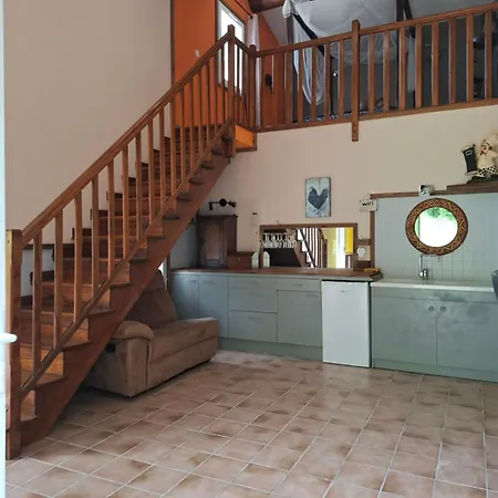 Couples Amoureux Propriete 4000m2 Cabane-maison Ecolo Piscine Privee Clim Terrasse Dans Les Arbres Combas (Gard)