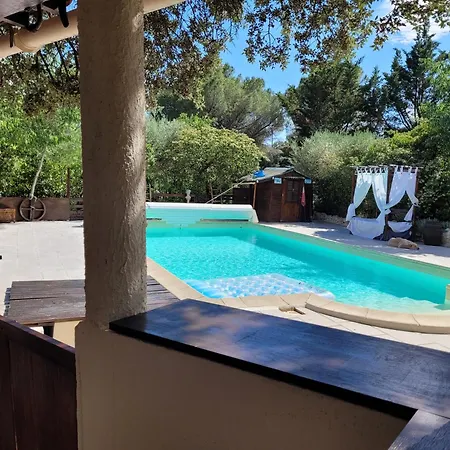Couples Amoureux Propriete 4000m2 Cabane-maison Ecolo Piscine Privee Clim Terrasse Dans Les Arbres Combas (Gard)