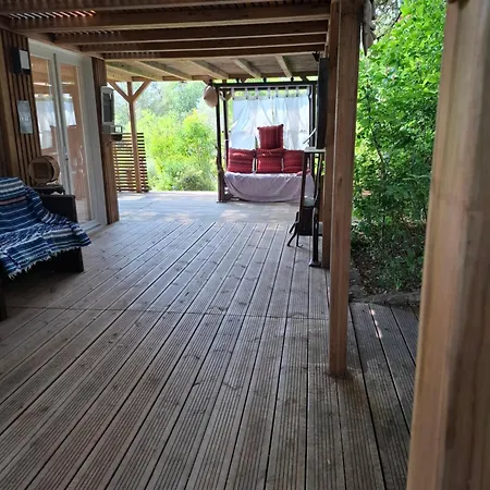 Couples Amoureux Propriete 4000m2 Cabane-maison Ecolo Piscine Privee Clim Terrasse Dans Les Arbres
